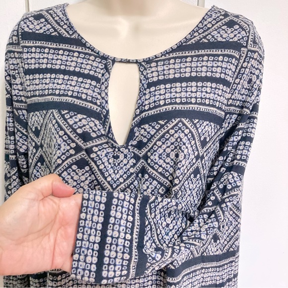 LUCKY BRAND Blue Diamond Stripe Keyhole Knit Blouse Long Sleeves Womens Medium - Picture 2 of 11